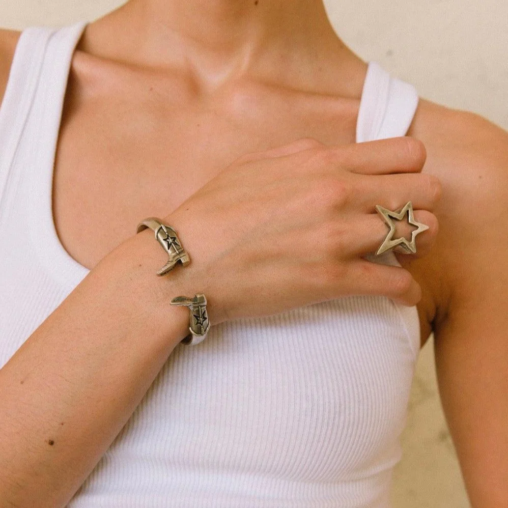 Never Trust a Cowboy - Image 4